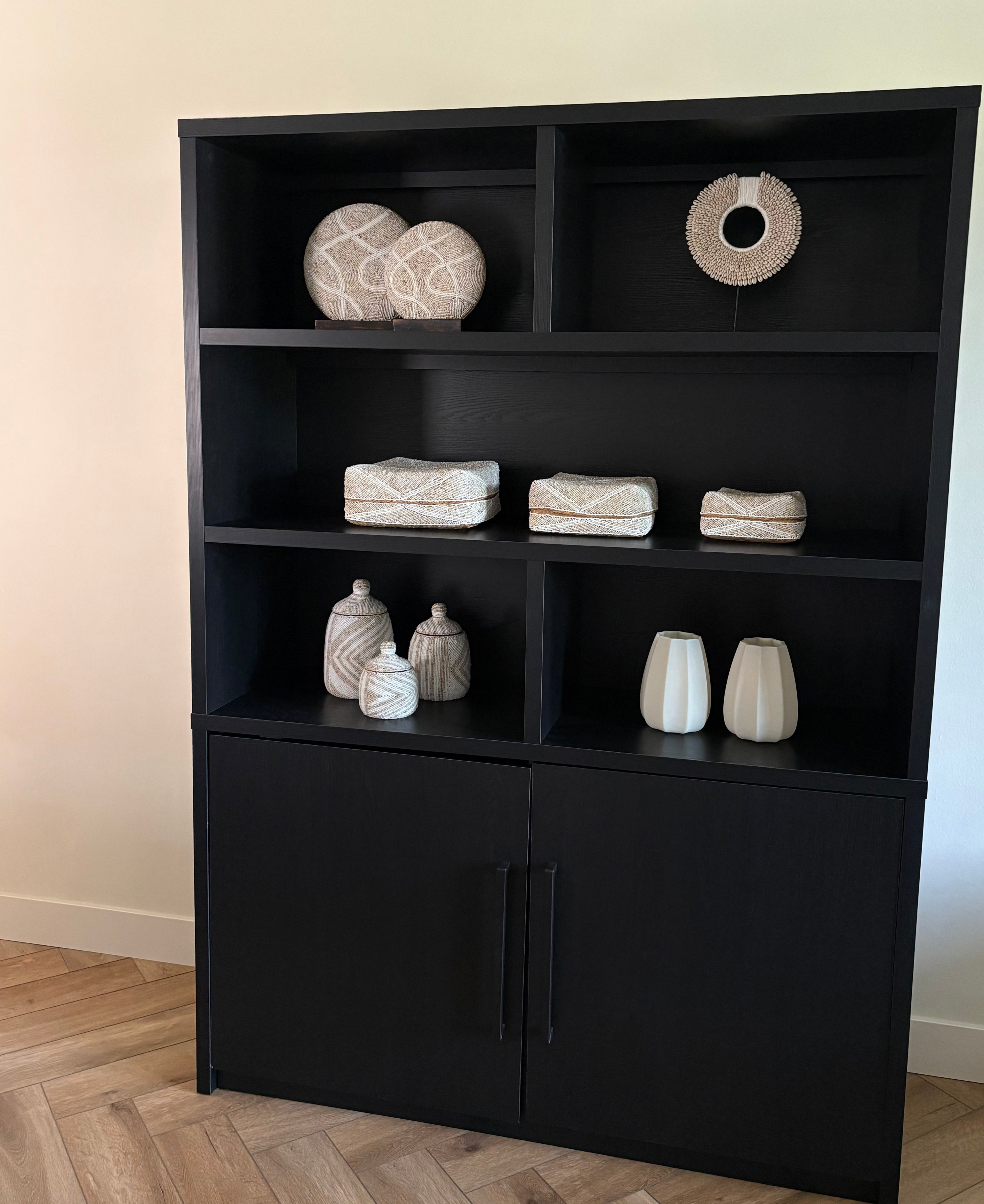 Set van twee ornamenten | Kralenornamenten | Vakkenkast decoratie | Beige creme