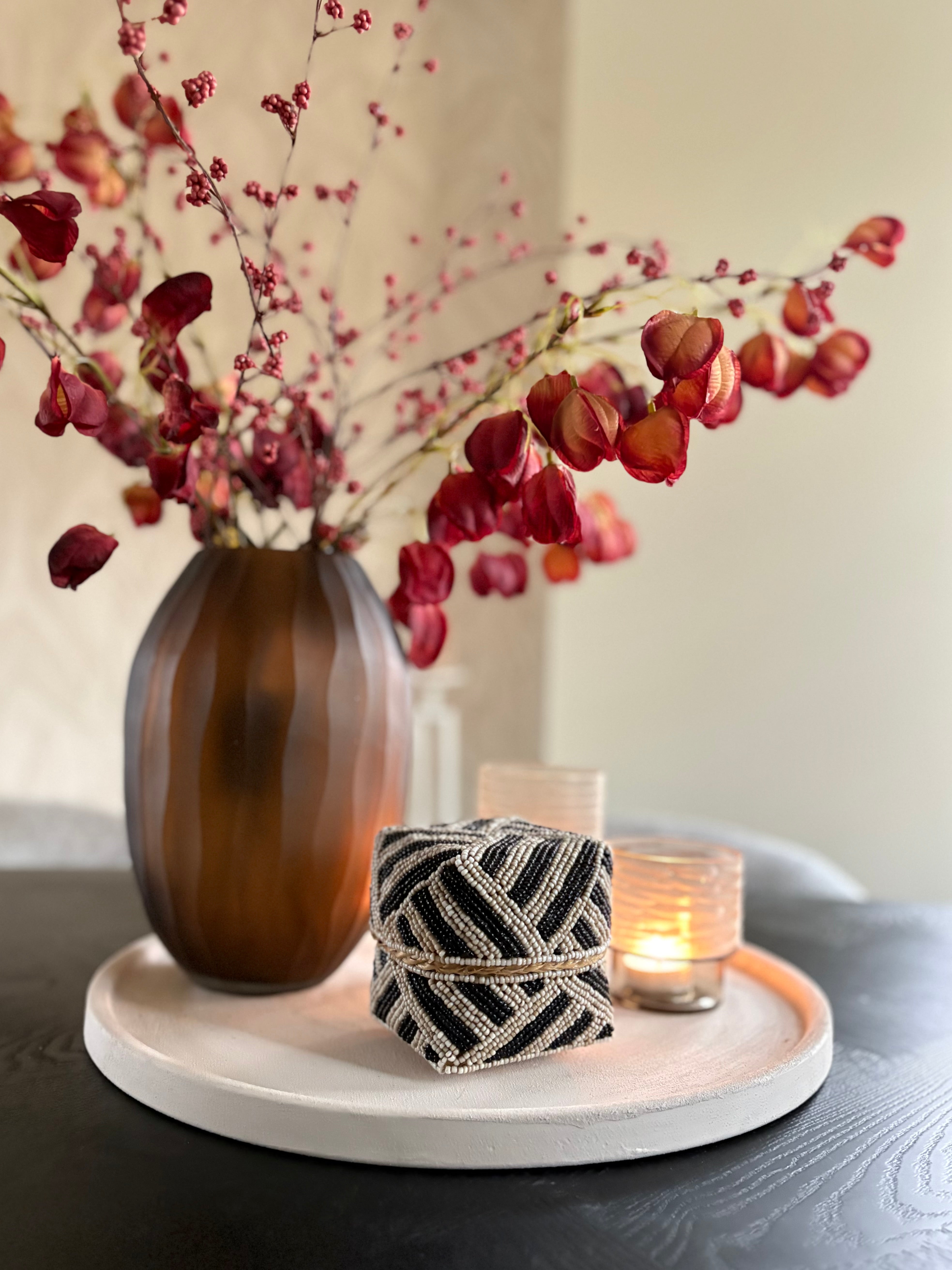 Offermand Marie | Offermand zwart beige | Handgemaakt | Japandi