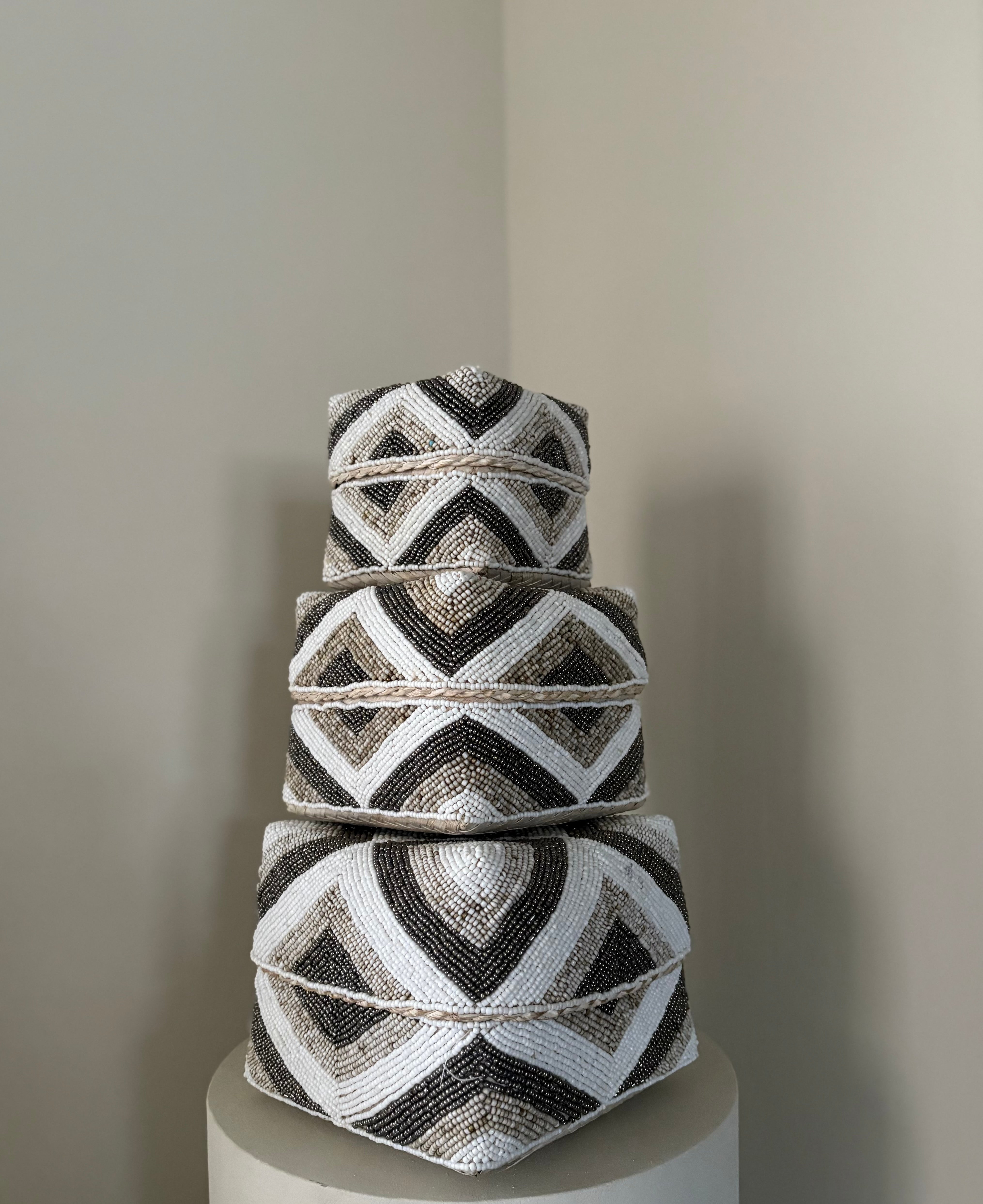 Offermanden Fleur | Creme taupe zilver | Handgemaakt