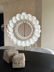 Schelpencirkel op standaard | Schelpenornament op standaard | Schelpencirkel Papua