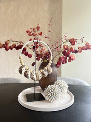 Schelpenketting tijger | Schelpenketting op standaard | Handgemaakt | Japandi | Boho