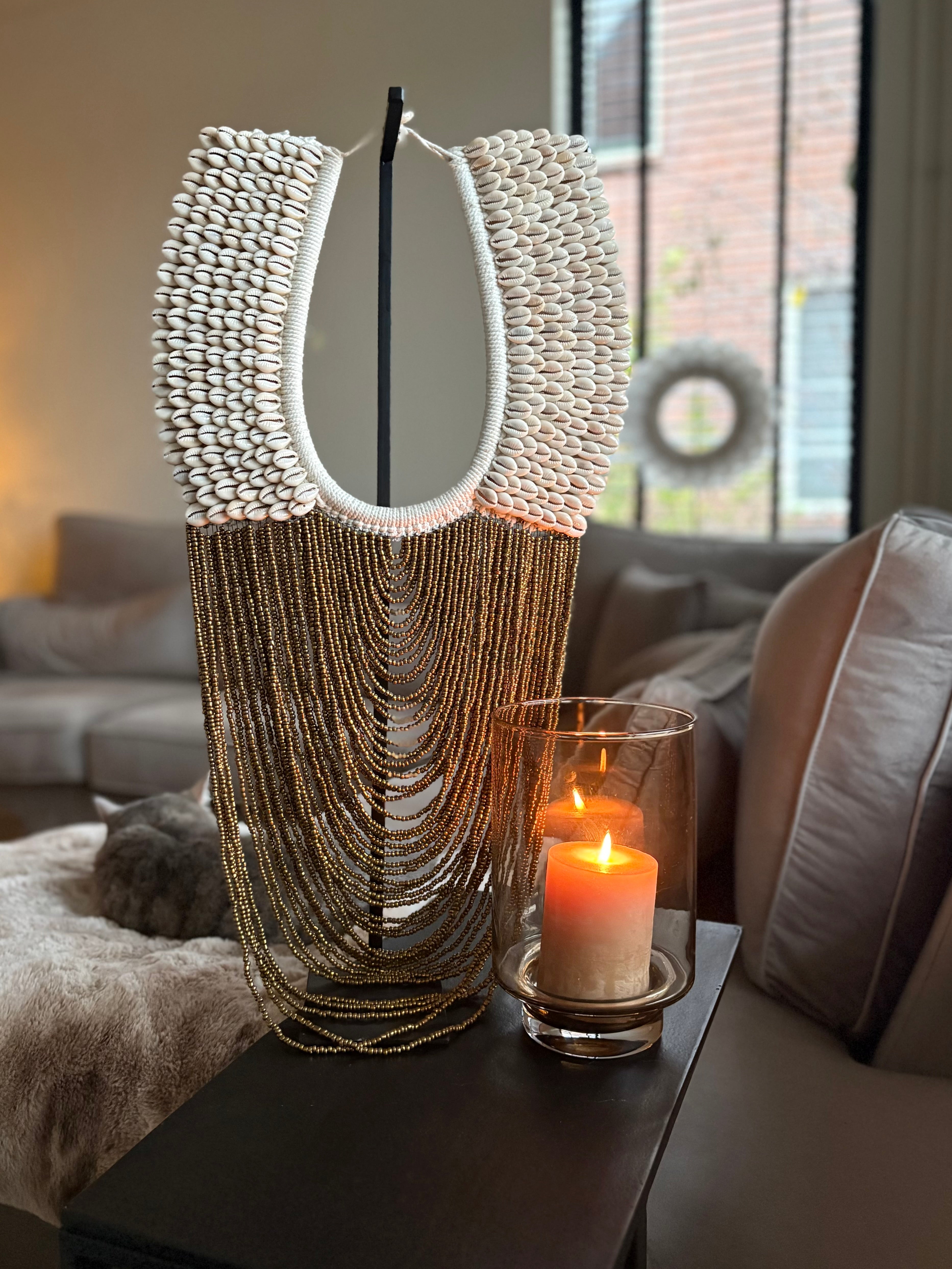 Schelpenketting op standaard taupe | Schelpenketting Mia | Extra hoog