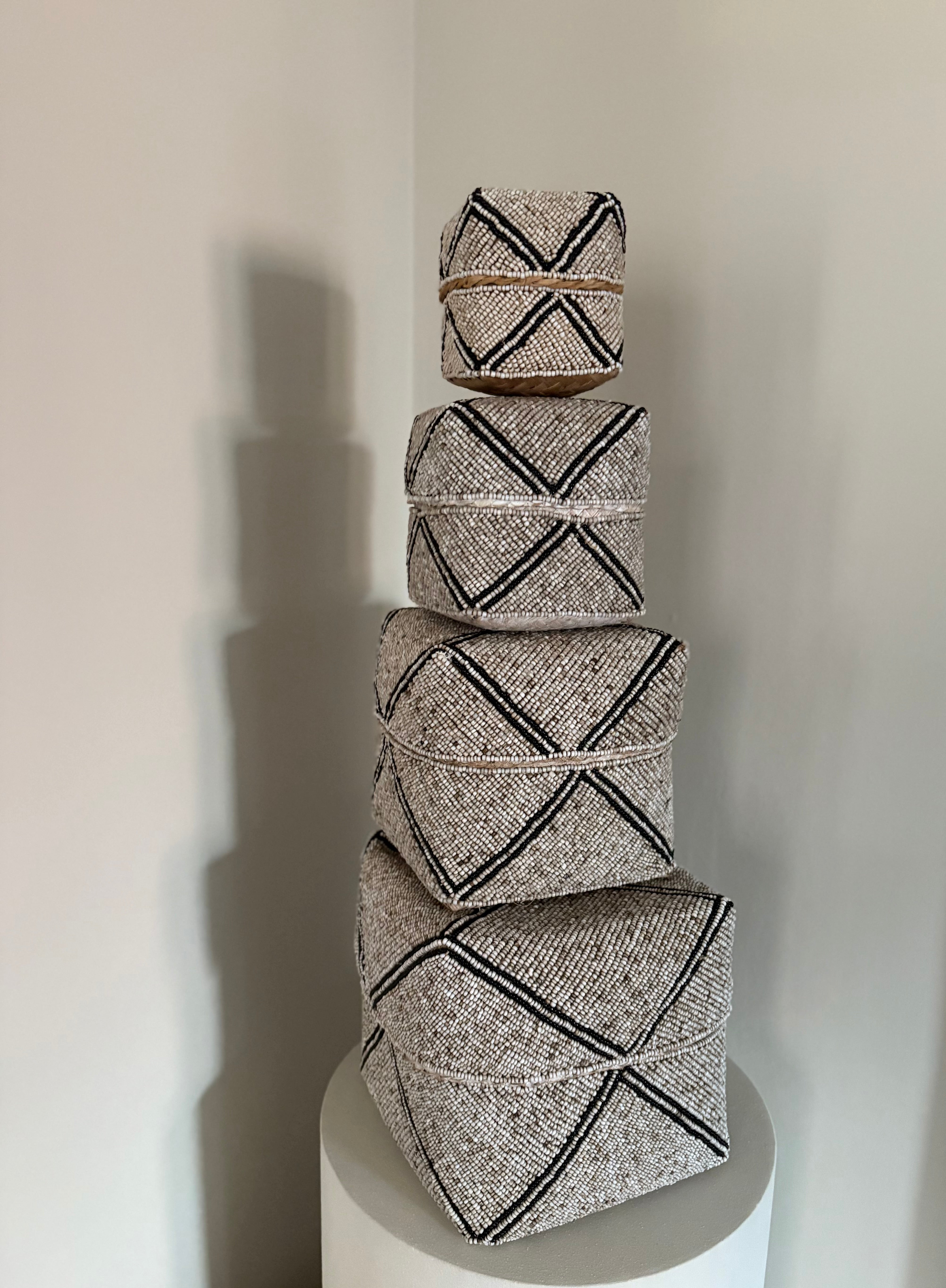 Offermanden Joy | Offermanden taupe zwart | Set offermanden | Handgemaakt | Japandi | Boho