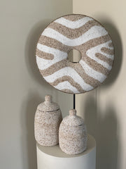 Kralenschild | Beige creme | Kralendecoratie op standaard | Japandi