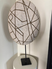 Kralenschild | Vensterbank decoratie | Kralenornament | Handgemaakt | Beige goud