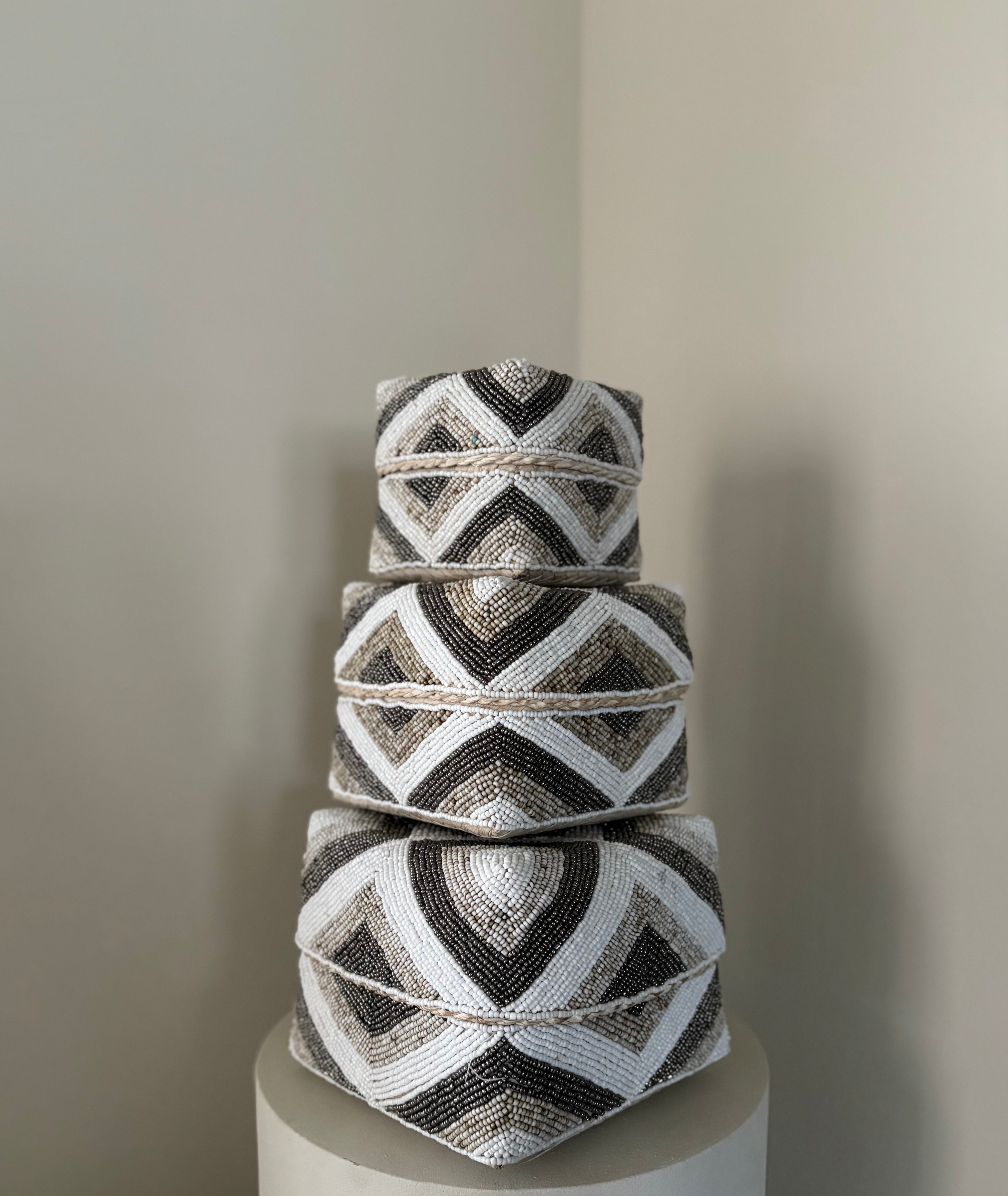 Offermanden Fleur | Creme taupe zilver | Handgemaakt