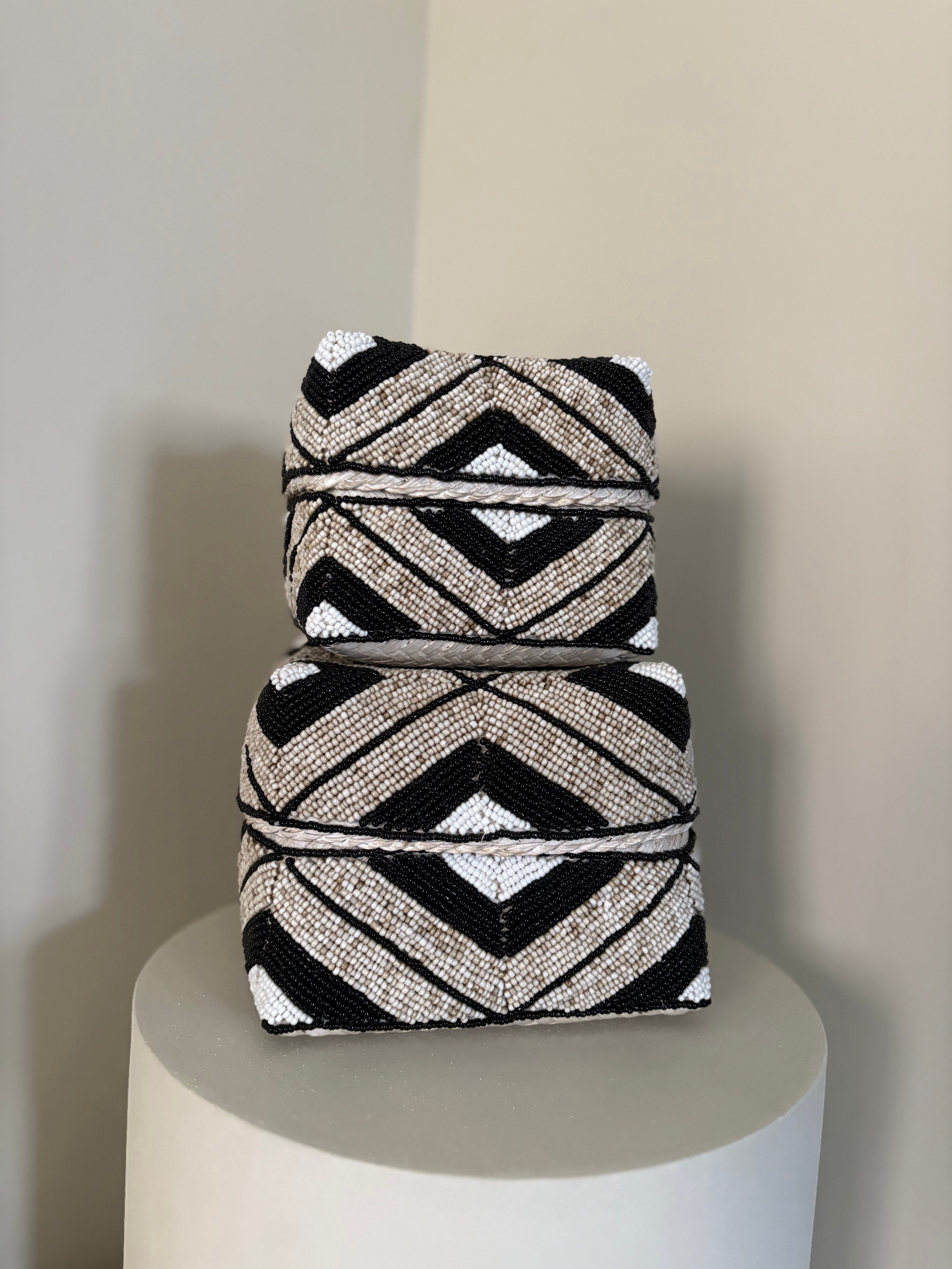 Offermand Ing | Offermanden zwart | Handgemaakt | Japandi | Boho