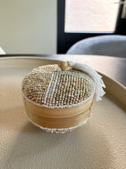 Offermandje Julia | Beige creme met pluim | Handgemaakt