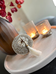 Offermand Juliet | Offermand beige met schelpen | Handgemaakt | Japandi