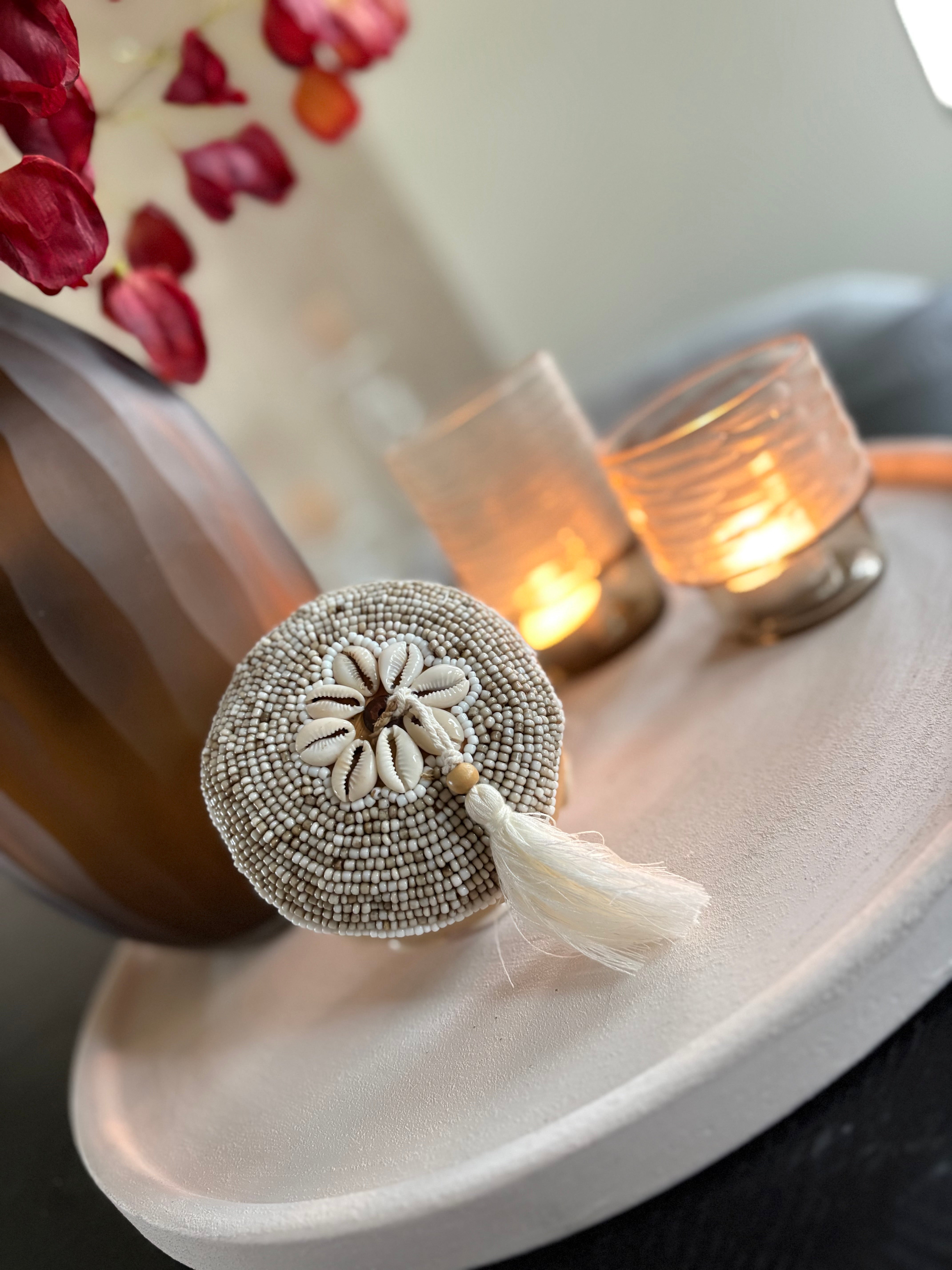 Offermand Juliet | Offermand beige met schelpen | Handgemaakt | Japandi