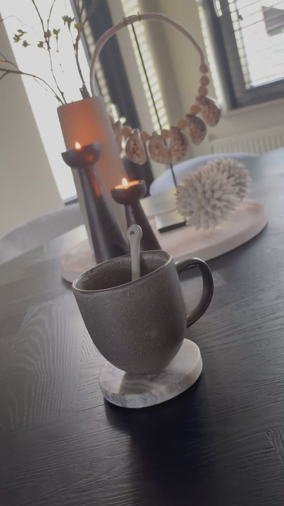 Load video: Koffiemok keramiek bruin