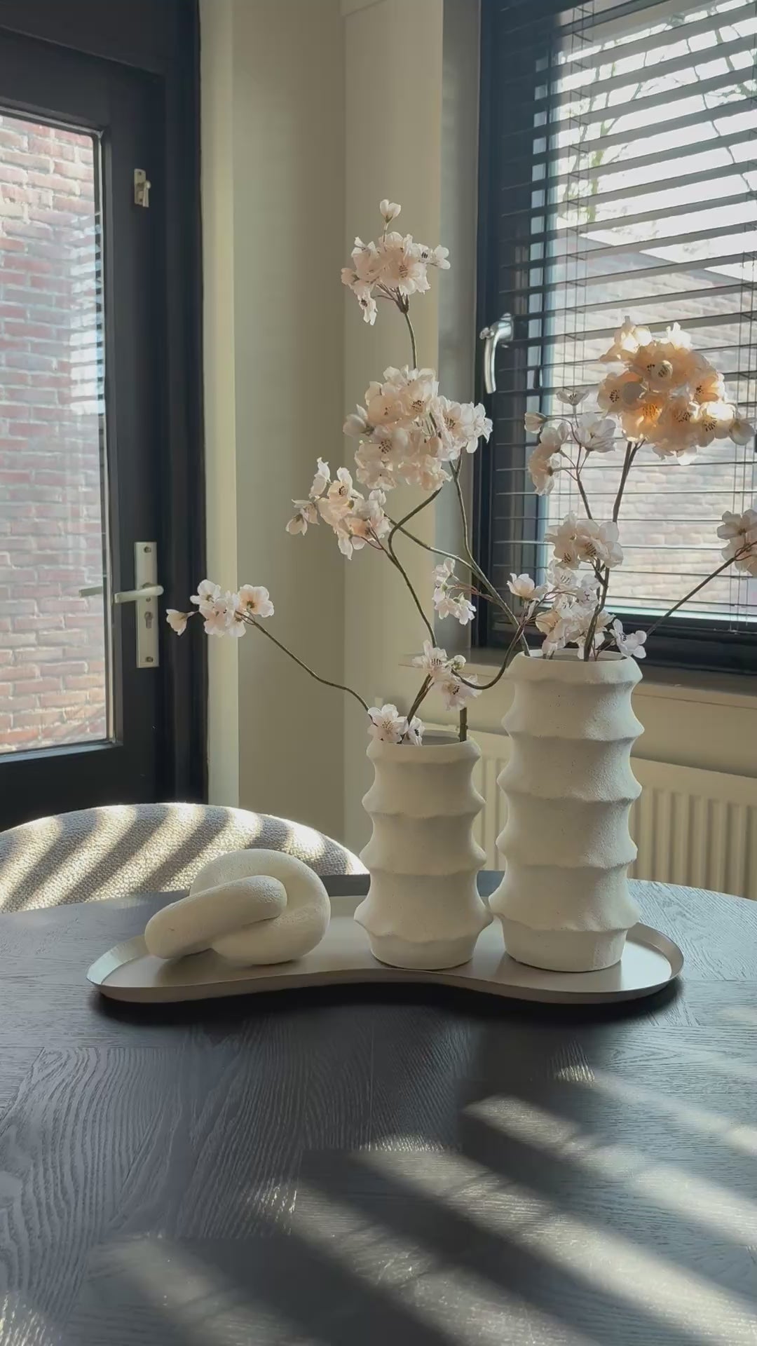 Load video: Japandi structure vaas | Aardewerk